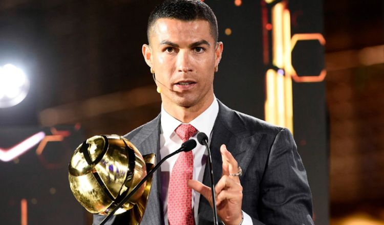 নিজের অবসরের দিনক্ষণ জানালেন রোনালদো